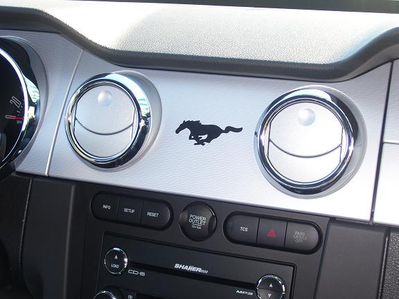 2005 mustang gt dashboard